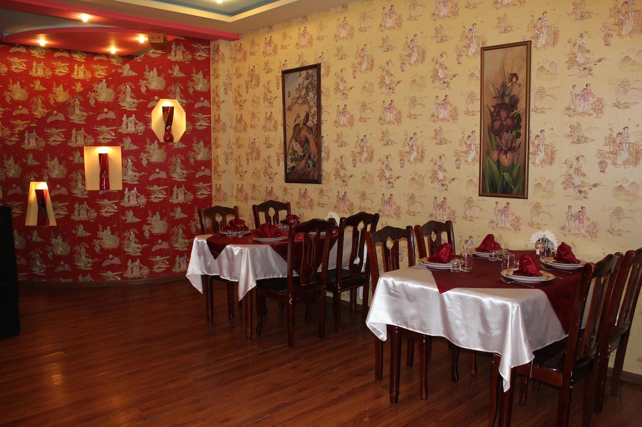 Pekin Hotel Temirtau Buitenkant foto