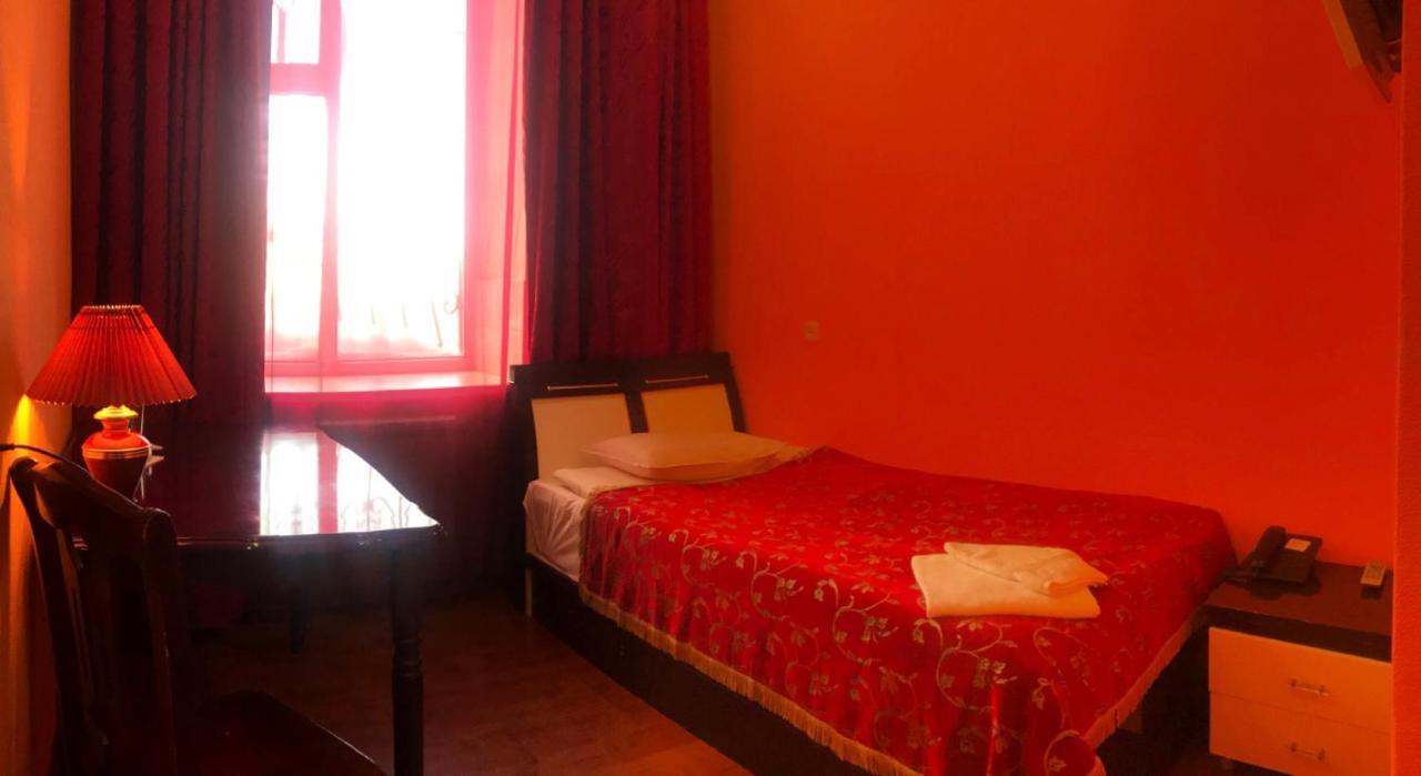 Pekin Hotel Temirtau Buitenkant foto
